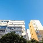 Omar do Rio - SL401 3 Qtos modernos com Banheira Hidromassagem, Internet 240mbps, Smart TV 65, Workstation, a 450m da Praia de Copacabana, e a 130m do Metro General Osorio